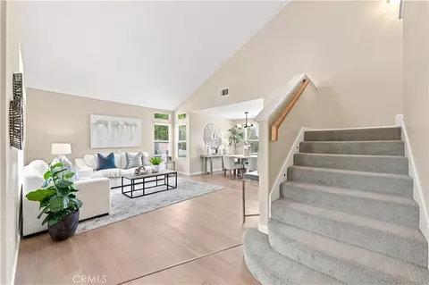 Entry Way - 32063 Corte Bonilio, Temecula, CA 92592 photo 3 of 4