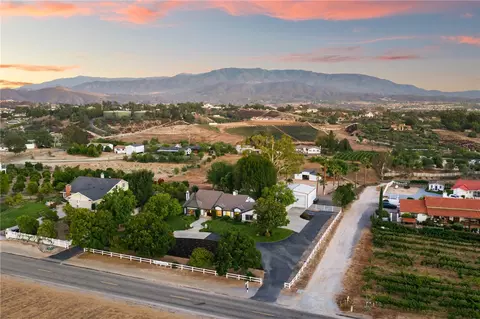 View/Area - 33747 Madera De Playa, Temecula, CA 92592 photo 12 of 12