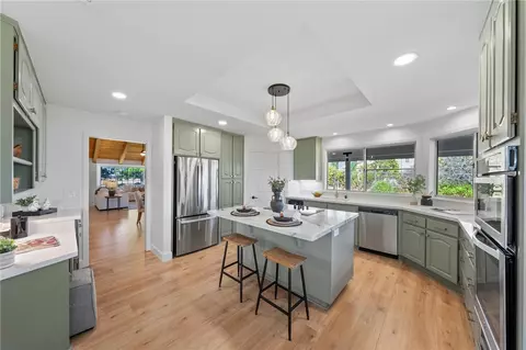 Kitchen - 33747 Madera De Playa, Temecula, CA 92592 photo 4 of 6