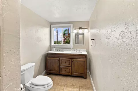 Bath - 38311 Chaparral Dr, Temecula, CA 92592 photo 2 of 3