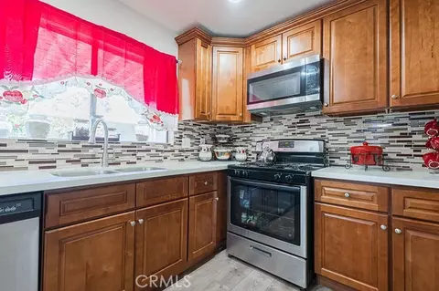 Kitchen - 3017 Lake View Dr, Perris, CA 92571 photo 3 of 3
