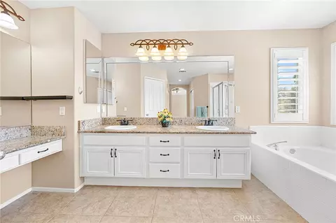 Bath - 30975 Brassie Ln, Temecula, CA 92591 photo 1 of 4