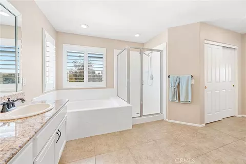 Bath - 30975 Brassie Ln, Temecula, CA 92591 photo 2 of 4