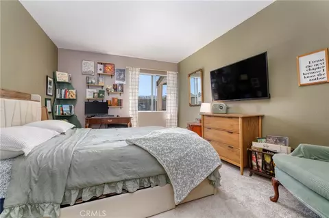 24518 Nicklaus Dr #O10, Valencia, CA 91355