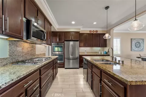 Kitchen - 34338 Champoux Ct, Temecula, CA 92592 photo 2 of 7