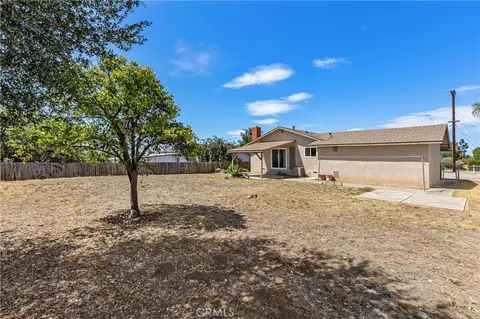 Exterior - 127 Brandenburg Ln, Fallbrook, CA 92028 photo 4 of 8