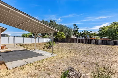 Exterior - 127 Brandenburg Ln, Fallbrook, CA 92028 photo 3 of 8