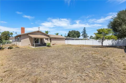 Exterior - 127 Brandenburg Ln, Fallbrook, CA 92028 photo 7 of 8