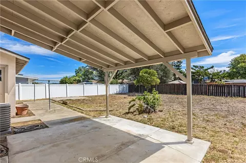 Exterior - 127 Brandenburg Ln, Fallbrook, CA 92028 photo 2 of 8