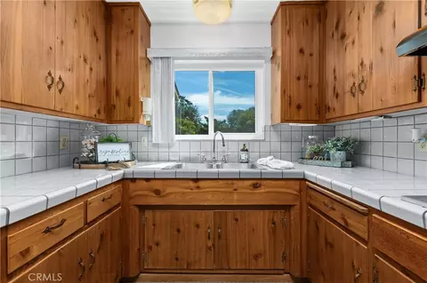 Kitchen - 127 Brandenburg Ln, Fallbrook, CA 92028 photo 1 of 6