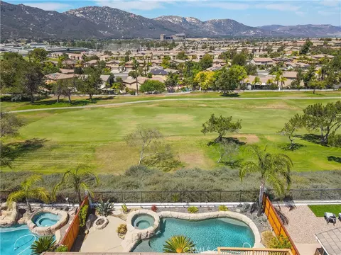 View/Area - 46223 Drymen Ave, Temecula, CA 92592 photo 2 of 6