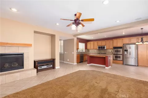 Living - 46223 Drymen Ave, Temecula, CA 92592 photo 5 of 10