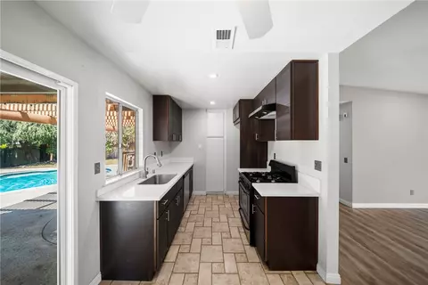 Kitchen - 1333 Hunter, Redlands, CA 92374 photo 1 of 2