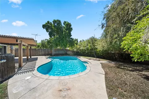 Exterior - 1333 Hunter, Redlands, CA 92374 photo 7 of 8
