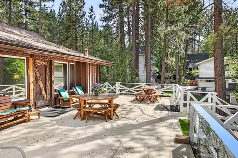 Exterior - 39112 Waterview, Big Bear Lake, CA 92315 photo 5 of 8