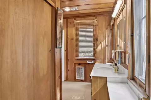 Bath - 39112 Waterview, Big Bear Lake, CA 92315 photo 2 of 4