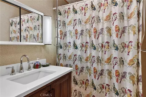 Bath - 39112 Waterview, Big Bear Lake, CA 92315 photo 4 of 4