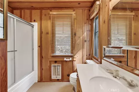 Bath - 39112 Waterview, Big Bear Lake, CA 92315 photo 1 of 4