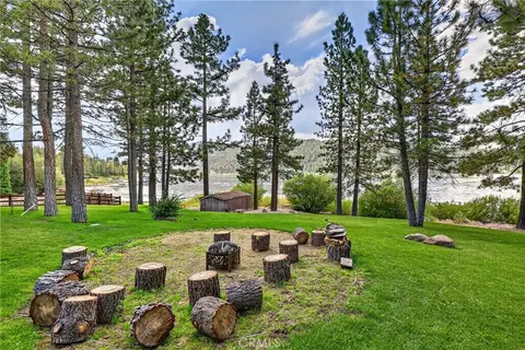 Exterior - 39112 Waterview, Big Bear Lake, CA 92315 photo 7 of 8