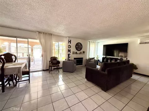 Living - 1705 Edgefield, Perris, CA 92571 photo 2 of 3