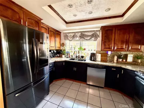 Kitchen - 1705 Edgefield, Perris, CA 92571 photo 1 of 2