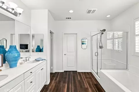 Bath - 33563 Sunbonnet Ct, Wildomar, CA 92595 photo 1 of 5