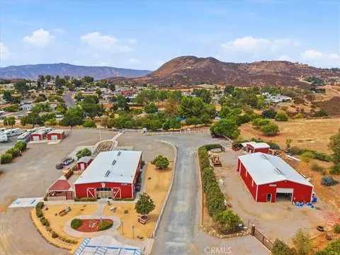 View/Area - 33563 Sunbonnet Ct, Wildomar, CA 92595 photo 7 of 12