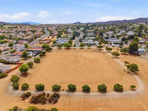 View/Area - 33563 Sunbonnet Ct, Wildomar, CA 92595 photo 6 of 12