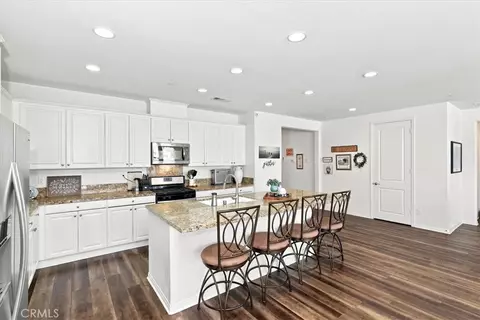 Kitchen - 33563 Sunbonnet Ct, Wildomar, CA 92595 photo 5 of 5