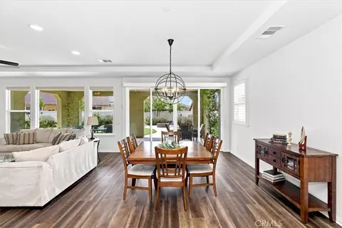 Dining - 33563 Sunbonnet Ct, Wildomar, CA 92595 photo 1 of 3