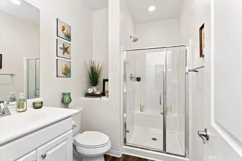 Bath - 33563 Sunbonnet Ct, Wildomar, CA 92595 photo 4 of 5