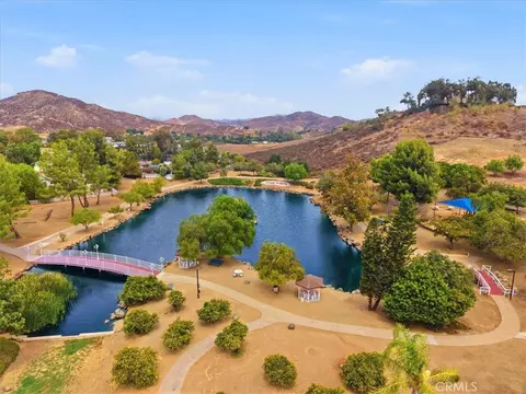 View/Area - 33563 Sunbonnet Ct, Wildomar, CA 92595 photo 8 of 12