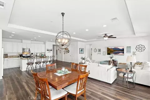 Dining - 33563 Sunbonnet Ct, Wildomar, CA 92595 photo 2 of 3