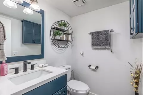 Bath - 754 De La Luz, Perris, CA 92571 photo 1 of 3