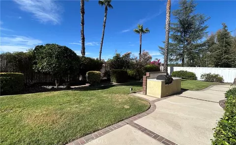 Exterior - 42079 Humber Dr, Temecula, CA 92591 photo 7 of 10