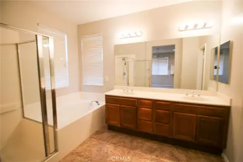 Bath - 29113 Peppergrass Ave, Menifee, CA 92584 photo 1 of 2