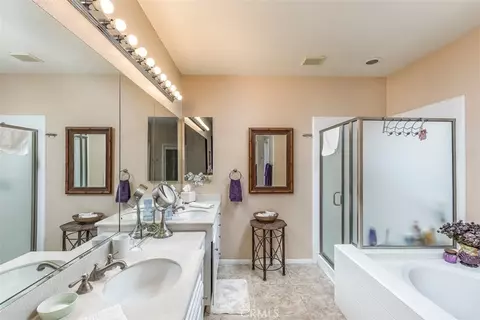 Bath - 44804 Mumm, Temecula, CA 92592 photo 1 of 3