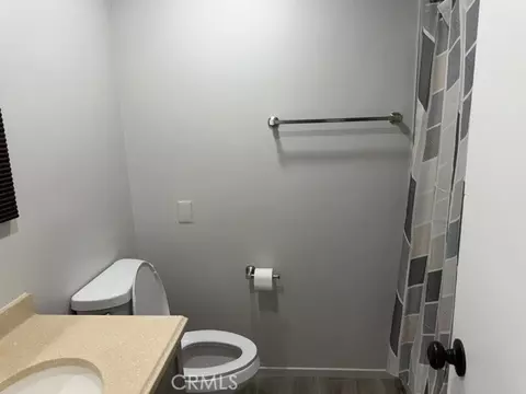 Bath - 25007 Howard Dr, Hemet, CA 92544 photo 3 of 4