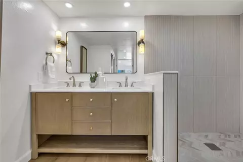 Bath - 1816 Wilton, Encinitas, CA 92024 photo 2 of 3