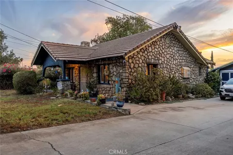 Exterior - 1353 E Turquoise Ave, Mentone, CA 92359 photo 2 of 5
