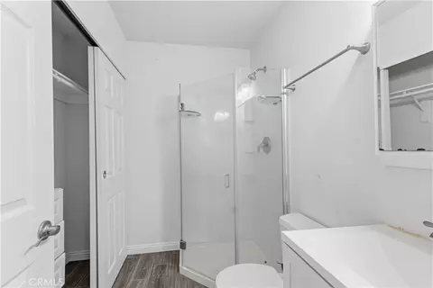 Bath - 39768 Oak Clf, Temecula, CA 92591 photo 3 of 3