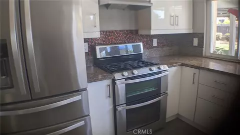 Kitchen - 39768 Oak Clf, Temecula, CA 92591 photo 3 of 4