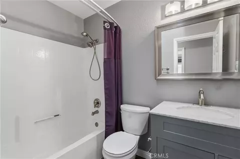 Bath - 39768 Oak Clf, Temecula, CA 92591 photo 2 of 2