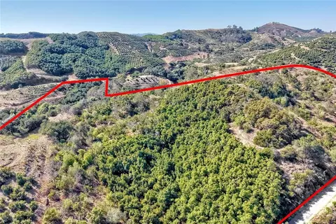 2 Via De Los Robles, Temecula, CA 92590 photo 3