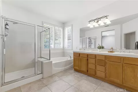 Bath - 4210 Havenridge Dr, Corona, CA 92883 photo 2 of 5
