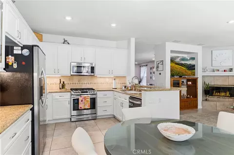 Kitchen - 4210 Havenridge Dr, Corona, CA 92883 photo 4 of 5