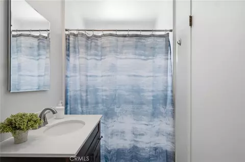 Bath - 1577 Olive Hills Ave, El Cajon, CA 92021 photo 2 of 2