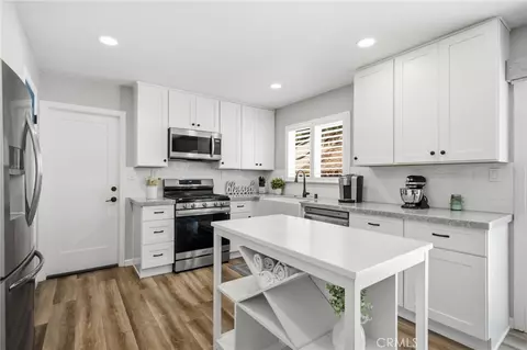Kitchen - 1577 Olive Hills Ave, El Cajon, CA 92021 photo 2 of 5
