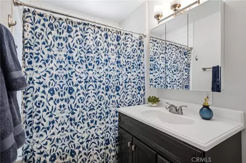Bath - 1577 Olive Hills Ave, El Cajon, CA 92021 photo 1 of 2