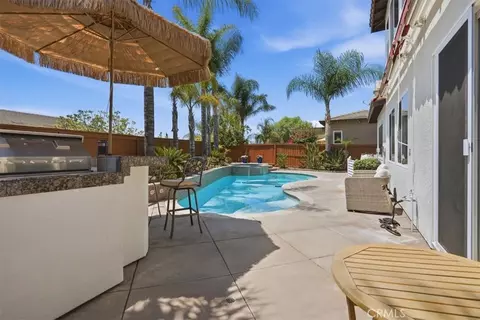 Exterior - 33849 Pegase Ct, Temecula, CA 92592 photo 4 of 8